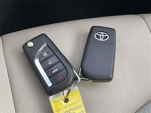 Used 2022 Toyota Camry LE image 35