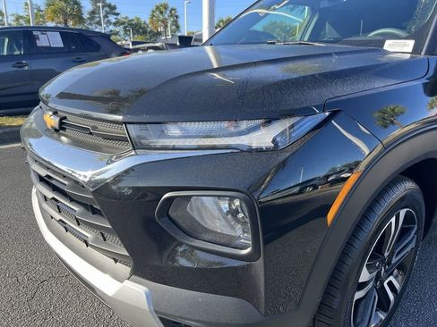 Used 2023 Chevrolet TrailBlazer LT w/ Convenience Package FWD image 5