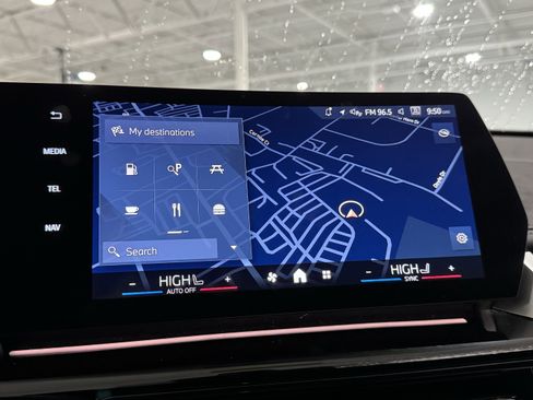 Used 2025 BMW X1 xDrive28i w/ Convenience Package image 9