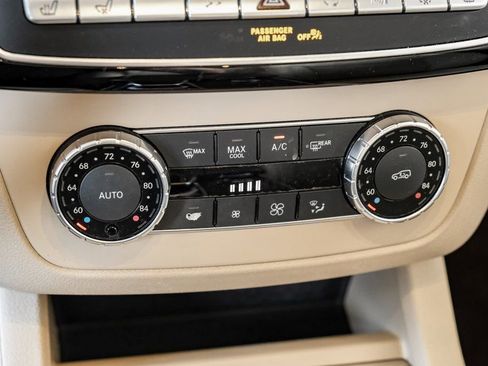 Used 2017 Mercedes-Benz GLE 43 AMG 4MATIC w/ Premium 2 Package image 32