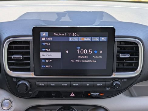 Certified 2025 Hyundai Venue SEL FWD image 17