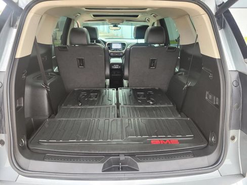 Used 2023 GMC Acadia Denali w/ Denali Ultimate Package FWD image 12