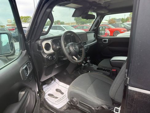 Used 2024 Jeep Wrangler Sport AWD/4WD image 5