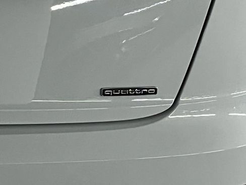 Used 2023 Audi Q8 Premium image 34