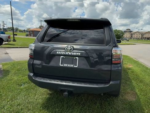Used 2024 Toyota 4Runner SR5 AWD/4WD image 6