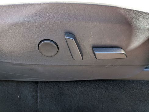 Used 2020 Tesla Model Y Long Range image 38