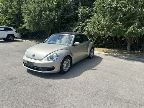 Used 2015 Volkswagen Beetle 1.8T FWD image 2