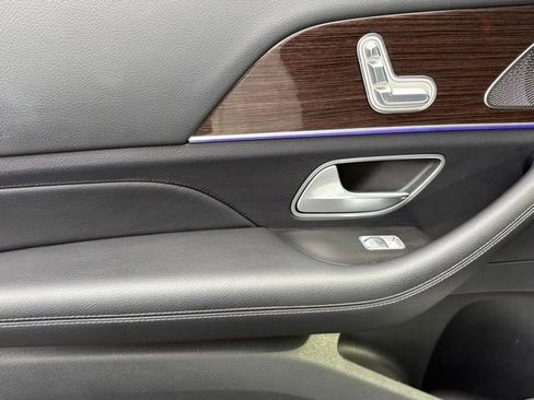 Certified 2024 Mercedes-Benz GLS 450 4MATIC image 25