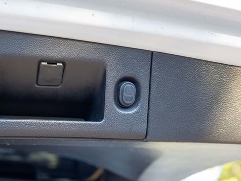 Used 2019 Chevrolet Suburban LT image 15