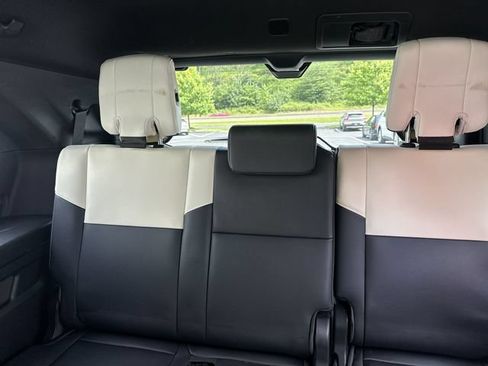 Used 2023 Toyota Sequoia Capstone AWD/4WD image 28
