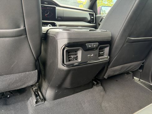 Used 2024 GMC Sierra 1500 AT4 w/ Technology Package AWD/4WD image 39