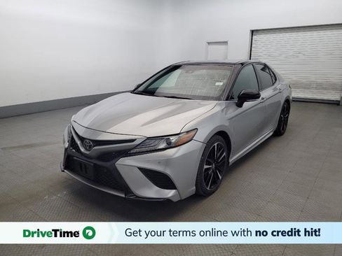 Used 2018 Toyota Camry XSE image 1