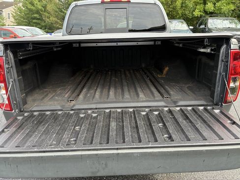 Used 2020 Nissan Frontier SV w/ Midnight Edition Floor Mats RWD image 7