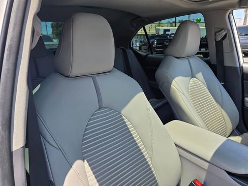 Used 2019 Toyota Camry SE w/ Carpet Mat Package FWD image 13