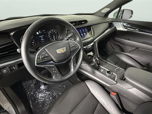 Used 2025 Cadillac XT5 Premium Luxury image 34