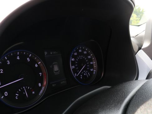 Used 2021 Hyundai Kona Limited w/ Winter Weather Package image 23