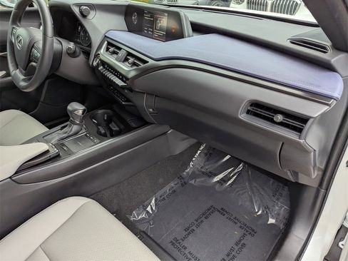 Used 2021 Lexus UX 200 w/ Premium Package image 21