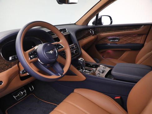 New 2026 Bentley Bentayga AWD/4WD image 15