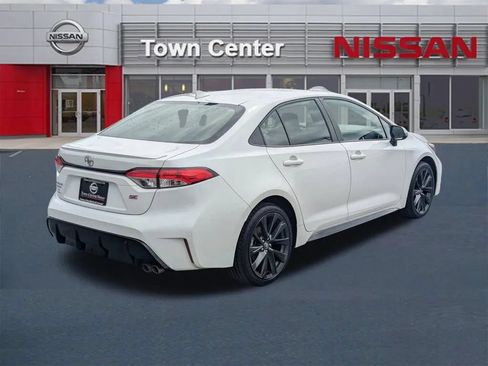Used 2023 Toyota Corolla SE FWD image 8