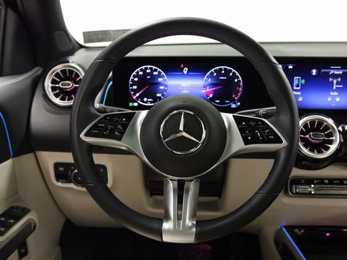 Certified 2025 Mercedes-Benz GLB 250 4MATIC image 14