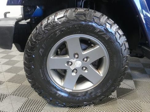 Used 2012 Jeep Wrangler Sport AWD/4WD image 9