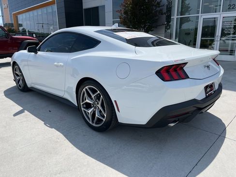 Used 2025 Ford Mustang Coupe RWD image 12