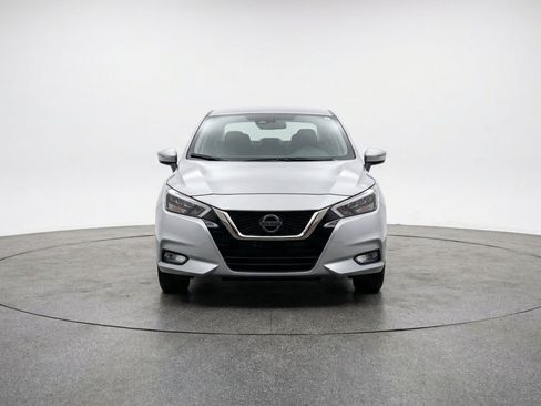 Used 2025 Nissan Versa SV FWD image 2