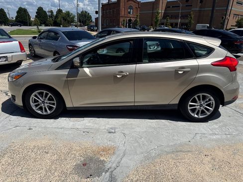 Used 2017 Ford Focus SE FWD image 7