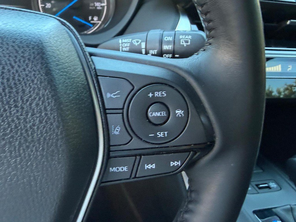 Used 2023 Toyota Venza XLE AWD/4WD image 18