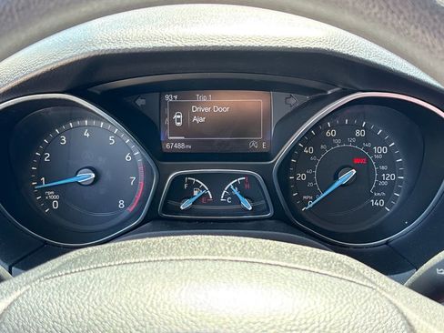 Used 2018 Ford Focus SE FWD image 22