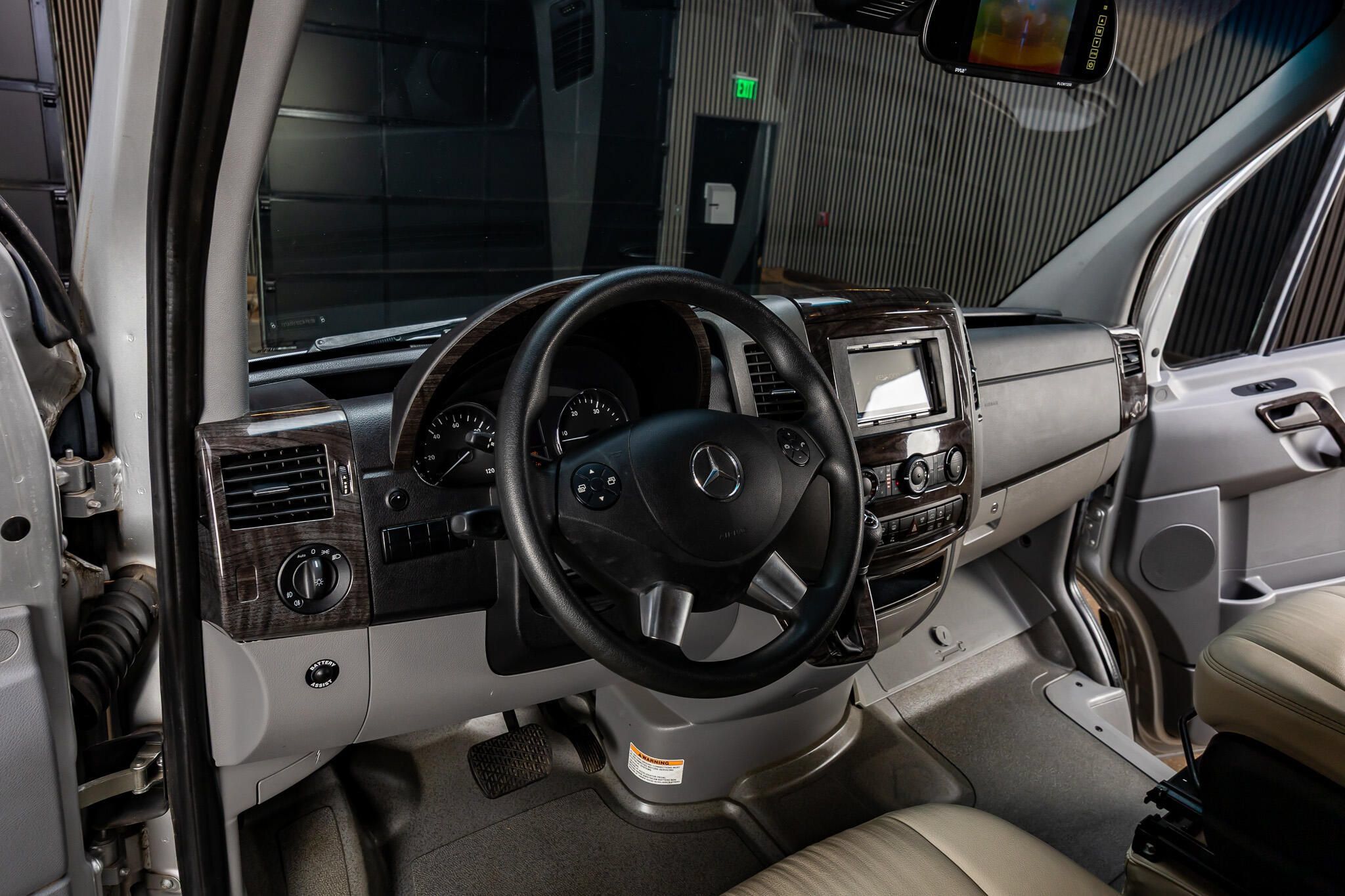 Used 2015 Mercedes-Benz Sprinter 3500 image 13
