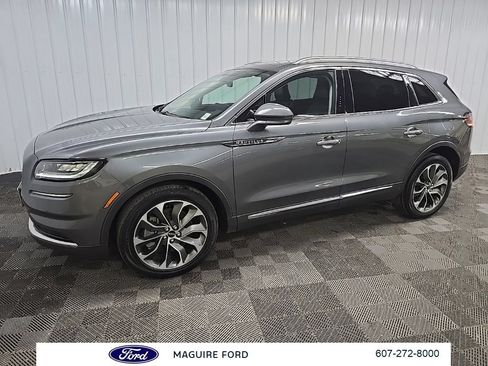 Used 2023 Lincoln Nautilus Reserve AWD/4WD image 7