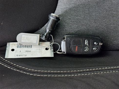 Used 2014 Jeep Cherokee Latitude w/ Comfort/Convenience Group image 35