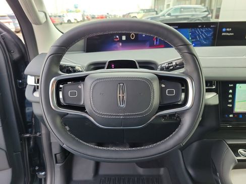 New 2026 Lincoln Navigator L Premier AWD/4WD image 23