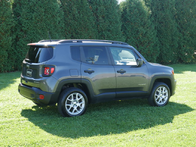 Used 2019 Jeep Renegade Sport w/ Sport Appearance Group AWD/4WD image 9