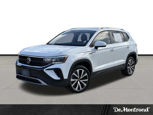 Used 2024 Volkswagen Taos SE FWD image 1