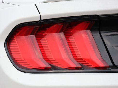 Used 2018 Ford Mustang Coupe w/ Equipment Group 101A RWD image 11