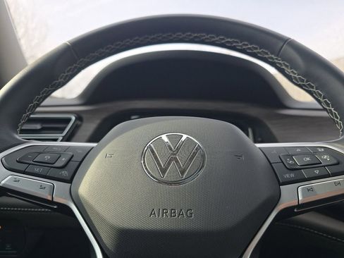 Used 2024 Volkswagen Atlas SEL image 28