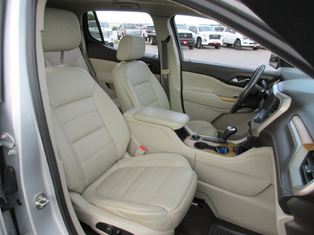 Certified 2017 GMC Acadia Denali w/ Technology Package FWD image 25