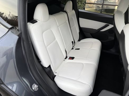 Used 2021 Tesla Model Y Performance image 39