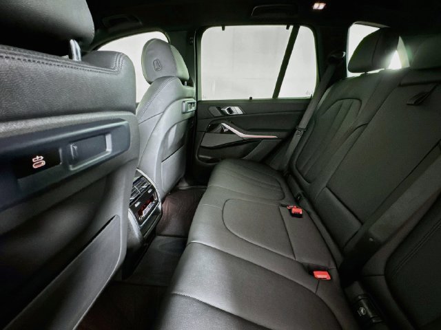 Used 2021 BMW X5 sDrive40i w/ Premium Package RWD image 22