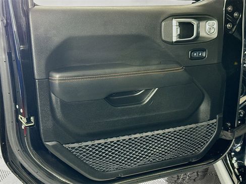 Used 2023 Jeep Gladiator Mojave w/ Cold Weather Group image 18