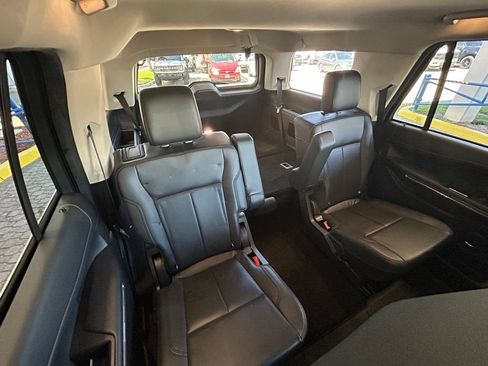 Used 2024 Ford Expedition XLT RWD image 28