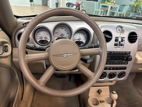 Used 2008 Chrysler PT Cruiser Convertible FWD image 19