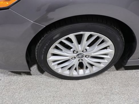 Used 2019 Toyota Camry XLE FWD image 9