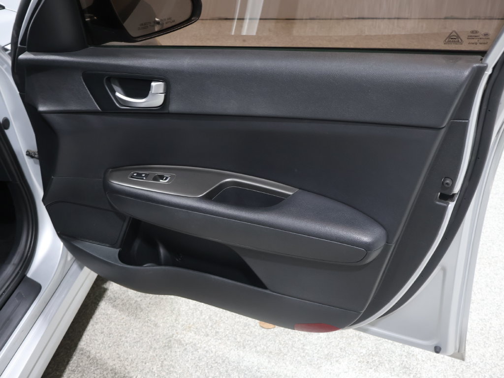 Used 2020 Kia Optima LX FWD image 21