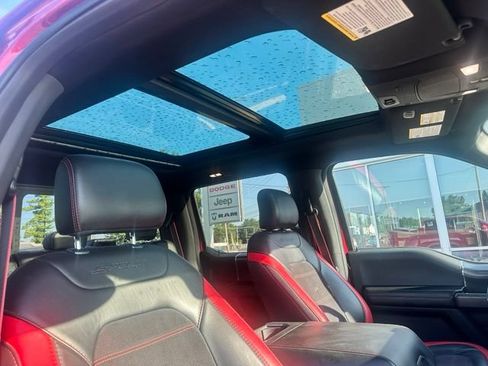 Used 2016 Ford F150 Lariat w/ Equipment Group 502A Luxury AWD/4WD image 11