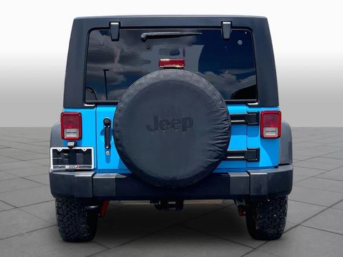 Used 2017 Jeep Wrangler Unlimited Rubicon w/ Connectivity Group AWD/4WD image 5