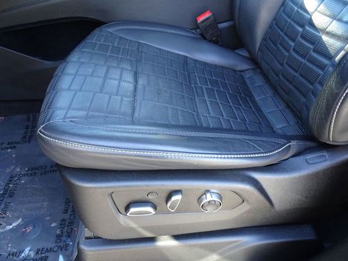 Used 2022 Cadillac Escalade ESV Sport Platinum image 7