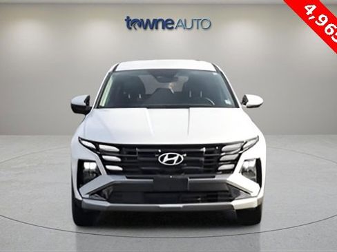 Used 2025 Hyundai Tucson SE image 9